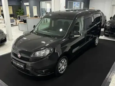 Gebraucht Fiat Doblò 95 PS (69 kW) 2021 Colore esterno (schwarz) Van / Kleinbus