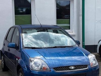 Gebraucht Ford Fiesta 80 PS (58 kW) 2008 Blau Kleinwagen