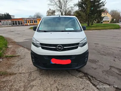 Gebraucht Opel Vivaro 102 PS (75 kW) 2020 Weiß Van / Kleinbus