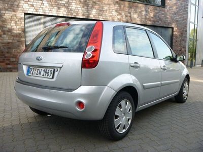 gebraucht Ford Fiesta 1,3 Style Aircondition