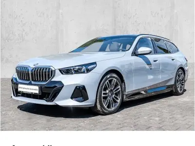Gebraucht BMW 550e Comfort Edition 489 PS (359 kW) 2025 Grau Kombi