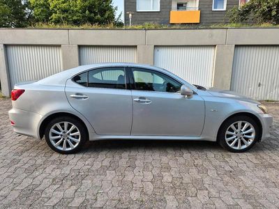Lexus IS220d