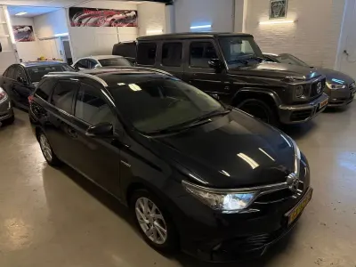 Gebraucht Toyota Auris Touring Sports 99 PS (72 kW) 2015 Grau Kombi