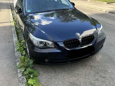 Gebraucht BMW 525 177 PS (130 kW) 2004 Blau Kombi