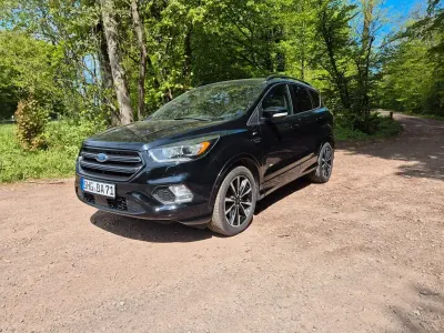 Używany Ford Kuga ST-Line 179 KM (131 kW) 2017 Czarny SUV