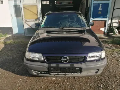 Gebraucht Opel Astra 70 PS (51 kW) 1995 Blau Kleinwagen