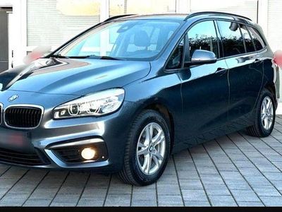 Grau Gebraucht 2016 BMW 218 Advantage Kombi | 11.700 € (Fairer Preis)