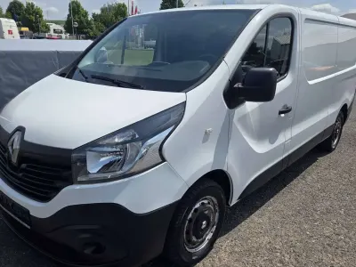 Gebraucht Renault Trafic Komfort 90 PS (66 kW) 2016 Gletscherweiss Van / Kleinbus