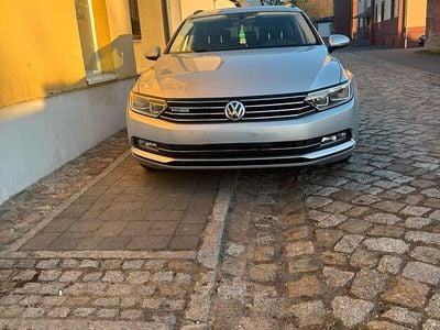 Gebraucht VW Passat 150 PS (110 kW) 2016 Silber Kombi