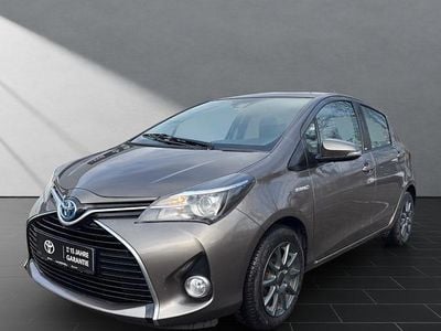 Gebraucht Toyota Yaris Hybrid Basis 101 PS (74 kW) 2017 Grau Kleinwagen