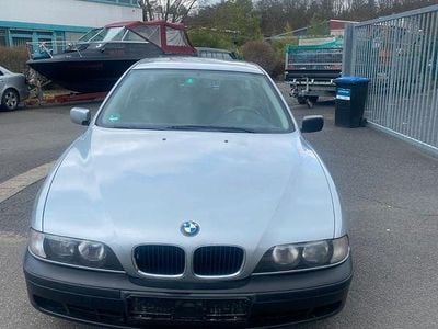 Gebraucht BMW 520 Basis 150 PS (110 kW) 1998 Silber Limousine