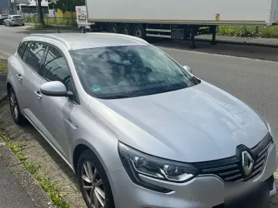Gebraucht Renault Mégane GrandTour Intens 132 PS (97 kW) 2017 Silber Kombi