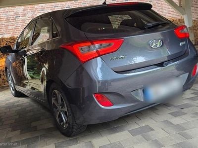 Gebraucht Hyundai i30 Passion 101 PS (74 kW) 2016 Grau Limousine