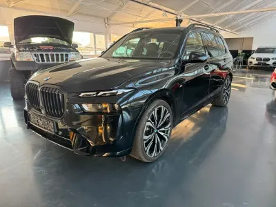 Gebraucht BMW X7 M Sport 352 PS (258 kW) 2024 Schwarz SUV