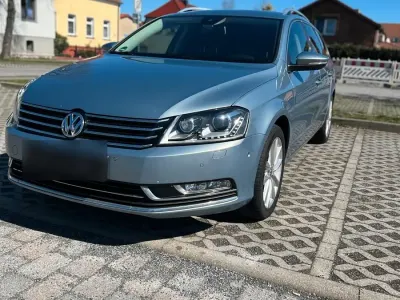 Gebraucht VW Passat 177 PS (130 kW) 2013 Blau Kombi
