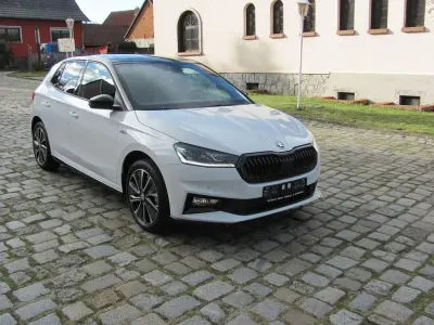 Gebraucht Skoda Fabia Monte Carlo 116 PS (85 kW) 2023 Weißmoon /schwarz Kleinwagen