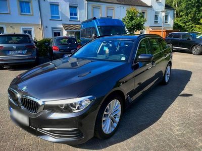 Gebraucht BMW 520 Luxury Line 190 PS (139 kW) 2019 Grau Kombi
