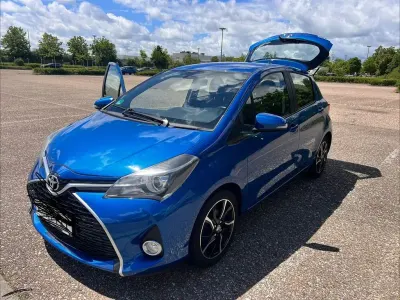 Gebraucht Toyota Yaris Comfort 99 PS (72 kW) 2015 Blau Kleinwagen