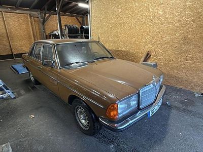 Gebraucht Mercedes E280 185 PS (136 kW) 1981 Braun Limousine