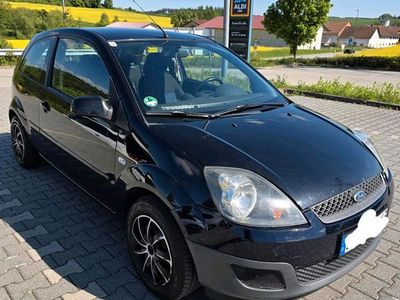 Gebraucht Ford Fiesta 81 PS (59 kW) 2008 Blau Kleinwagen
