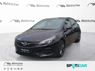 Gebraucht Opel Astra Design & Tech 131 PS (96 kW) 2021 Onyx schwarz Limousine