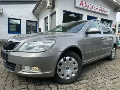 Gebraucht Skoda Octavia Elegance 105 PS (77 kW) 2012 Cappuccinobeige metallic Kombi