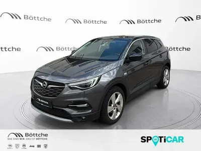 Gebraucht Opel Grandland X Innovation 131 PS (96 kW) 2019 Mondstein grau/e:vulkan grau SUV