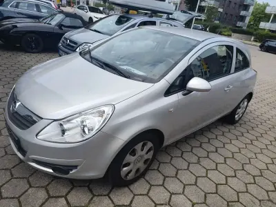 Gebraucht Opel Corsa Edition 60 PS (44 kW) 2009 Silber Kleinwagen