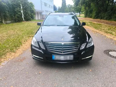 Gebraucht Mercedes E250 Avantgarde 204 PS (150 kW) 2011 Schwarz Kombi