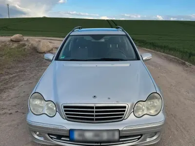 Gebraucht Mercedes 220 150 PS (110 kW) 2005 Silber Kombi