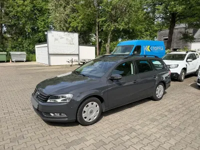 Gebraucht VW Passat 122 PS (89 kW) 2011 Grau Kombi