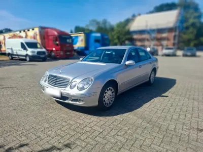 Gebraucht Mercedes E200 Elegance 122 PS (89 kW) 2005 Grau Limousine