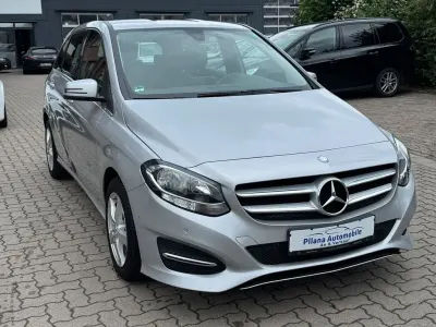 Gebraucht Mercedes B180 109 PS (80 kW) 2015 Silber Van / Kleinbus
