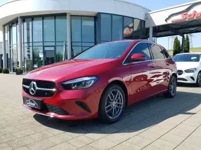 Gebraucht Mercedes B250e 163 PS (119 kW) 2023 Manufaktur patagonienrot metallic Kleinwagen