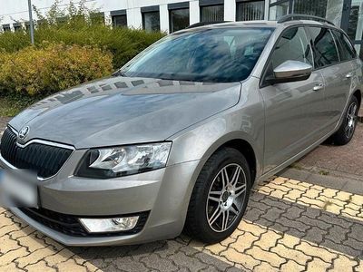 Gebraucht Skoda Octavia 105 PS (77 kW) 2014 Gold Kleinwagen