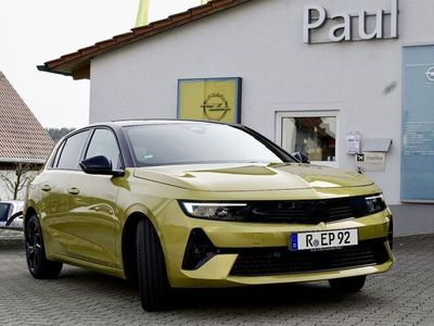 Gelb Gebraucht 2023 Opel Astra GS Line Limousine | 24.199 € (Etwas zu teuer)