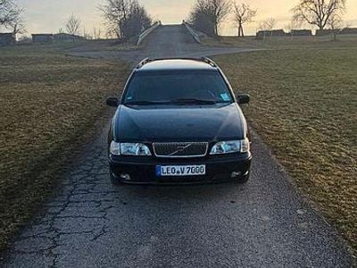 Gebraucht Volvo V70 140 PS (102 kW) 2000 Schwarz Kombi