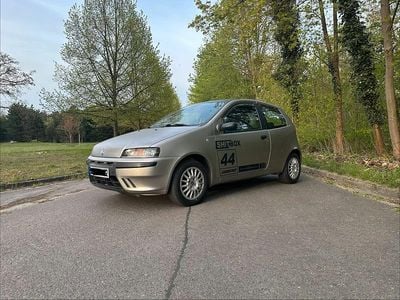 Usata Fiat Punto 60 CV (44 kW) 2002 Argento Utilitaria