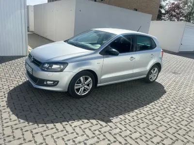 Usata VW Polo Black Edition 75 CV (55 kW) 2013 Argento Utilitaria