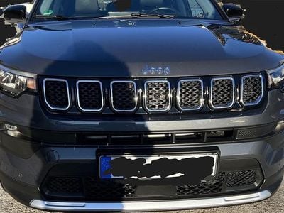 Gebraucht Jeep Compass Limited 150 PS (110 kW) 2021 Grau SUV