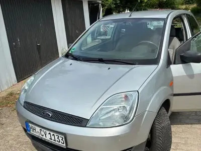 Gebraucht Ford Fiesta 80 PS (58 kW) 2003 Silber Kleinwagen