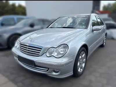 Gebraucht Mercedes C180 143 PS (105 kW) 2006 Silber Limousine