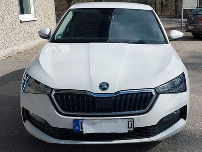 Gebraucht Skoda Scala Drive 116 PS (85 kW) 2020 Weiß Kleinwagen