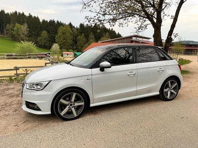 Gebraucht Audi A1 Sportback Admired 125 PS (91 kW) 2017 Weiß Kleinwagen