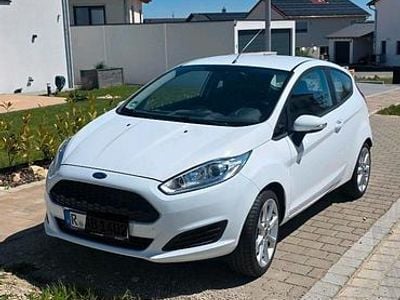Usata Ford Fiesta 60 CV (44 kW) 2017 Bianco Utilitaria