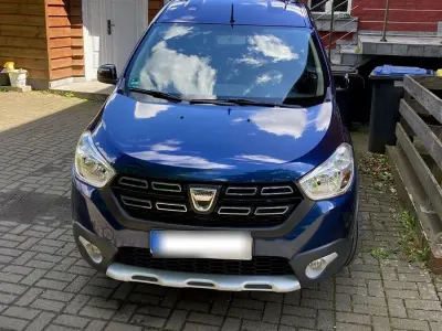 Gebraucht Dacia Dokker Celebration 116 PS (85 kW) 2018 Blau Van / Kleinbus