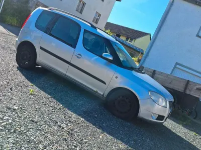 Gebraucht Skoda Roomster 105 PS (77 kW) 2007 Silber Van / Kleinbus
