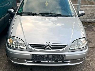 Grau Gebraucht 2000 Citroën Saxo Kleinwagen | 1.400 €