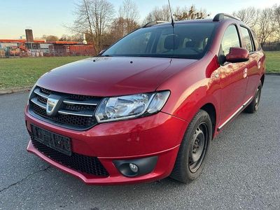 Rot Gebraucht 2016 Dacia Logan MCV Prestige Kombi | 3.790 € (Fairer Preis)