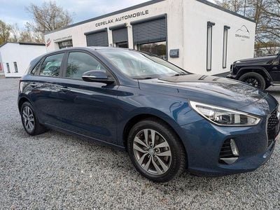 Gebraucht Hyundai i30 140 PS (102 kW) 2017 Blau Limousine